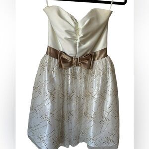 Jessica McClintock for Gunne Sax Sweetheart Neckline Fit and Flare Dress Bow